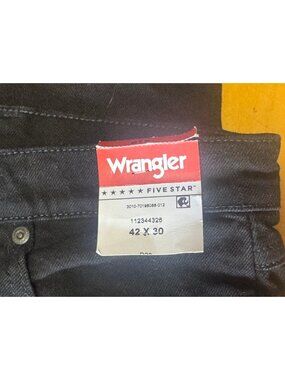 NWT Wrangler Denim Jeans 42 x 30 Men's